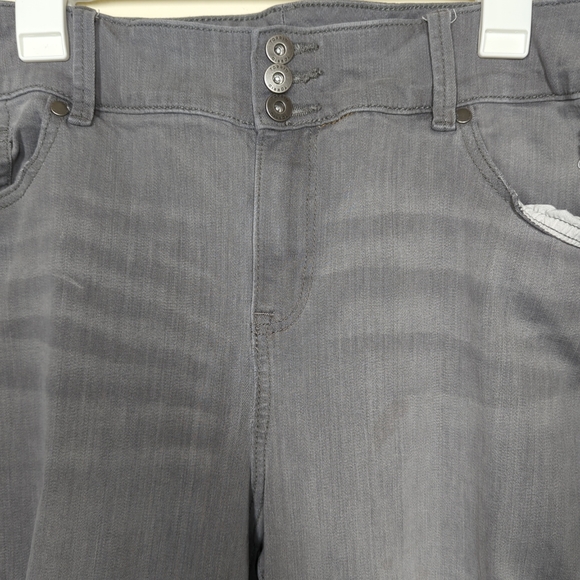 Torrid Womens Crop Jegging - Picture 4 of 9